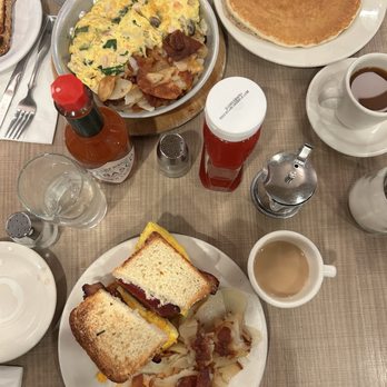 Lou Mitchell's - Breakfast & Brunch Near Me - Chicago, Illinois Lou Mitchell's - Breakfast & Brunch Near Me - Chicago, Illinois