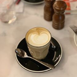 Plaza Premium - Latte
