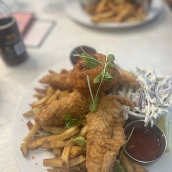 Cody's La Jolla - Fish & Chips - Breakfast & Brunch Near Me - La Jolla, California