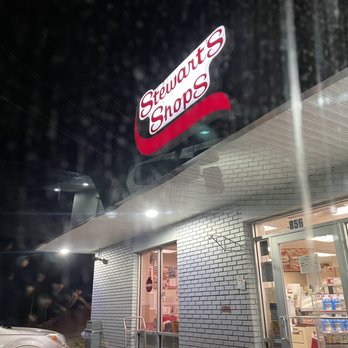Stewart's Shops - the outside of a store at night - Convenience Stores Near Me - Saugerties, New York Stewart's Shops - the outside of a store at night - Convenience Stores Near Me - Saugerties, New York