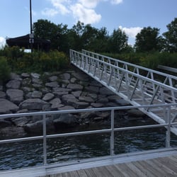 Parc de la Promenade - Ferry dock at the park!