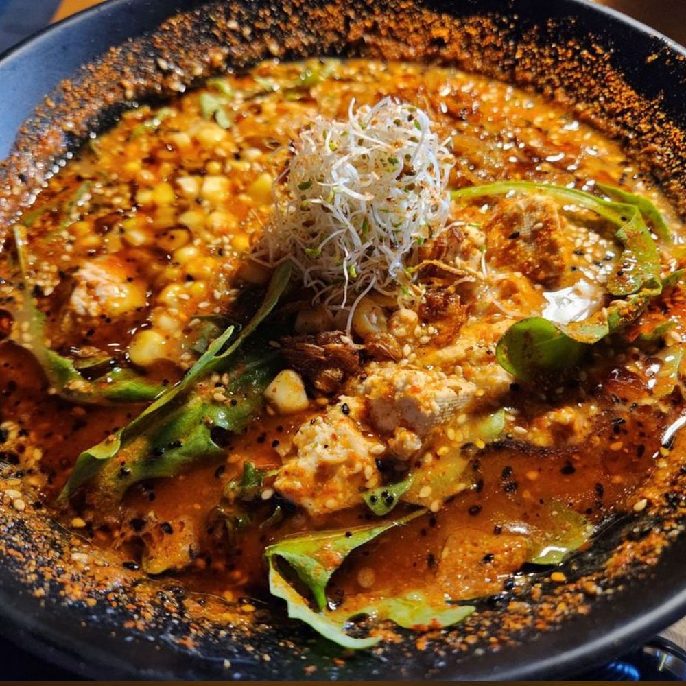 NICENESS SPOOKY MOCA × NAVY