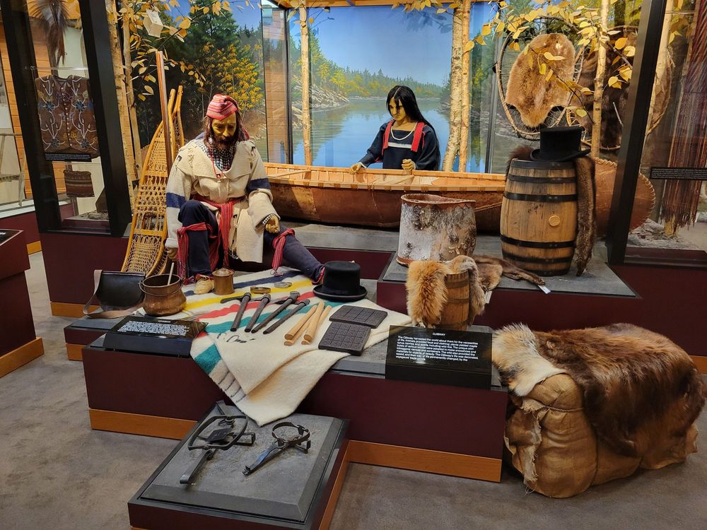 Voyageurs National Park - Rainy Lake Visitor's Center Logo