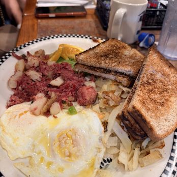 Black Bear Diner Chino - Homemade Corned Beef Hash - American Near Me - Chino, California