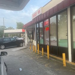 Burger Win - Front of shop
