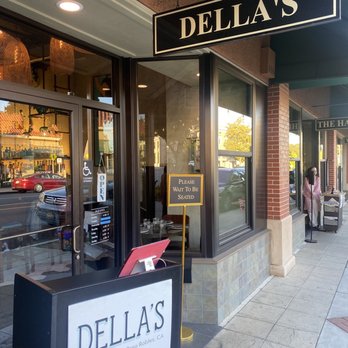 Della's - Entrance - Pizza Near Me - Paso Robles, California Della's - Entrance - Pizza Near Me - Paso Robles, California