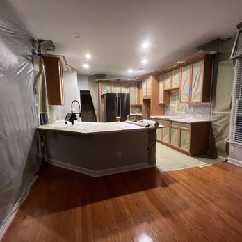 Quality Cabinet Refinishing - Before kitchen renovation - Cabinetry Near Me - Newnan, Georgia Quality Cabinet Refinishing - Before kitchen renovation - Cabinetry Near Me - Newnan, Georgia