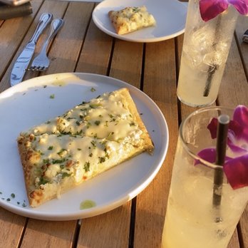 Risü - Garlic cheesy bread and summer vacation - New American Near Me - Long Beach, California Risü - Garlic cheesy bread and summer vacation - New American Near Me - Long Beach, California