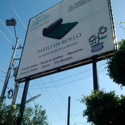 Vivero Jarde - El letrero publicitario que te encuentras cuando pasas por la calle.