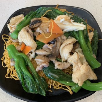 Venus Cafe - House special combination Hong Kong style crispy fried noodles - Hong Kong Style Cafe Near Me - San Francisco, California