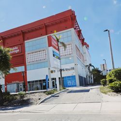 North Bay Village - New UPS opened on the causeway