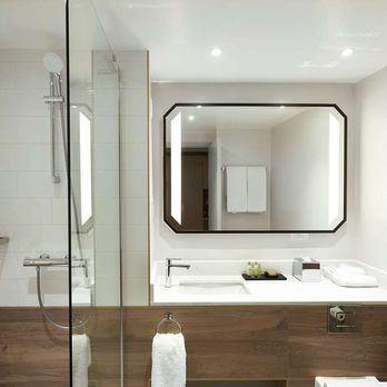 Hilton Cobham - Guest room bath - Hotels Near Me - Cobham, SRY