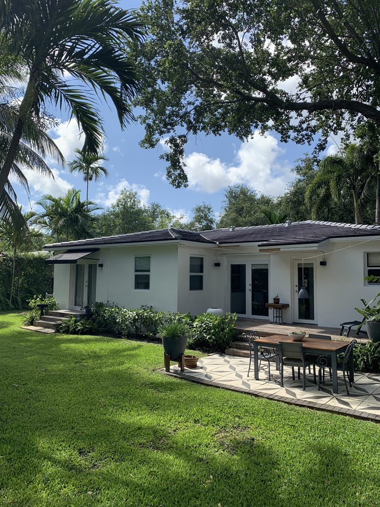 Slide of Del Sol Roofing