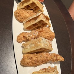 Twist Grill & Bar - Chicken & Waffles