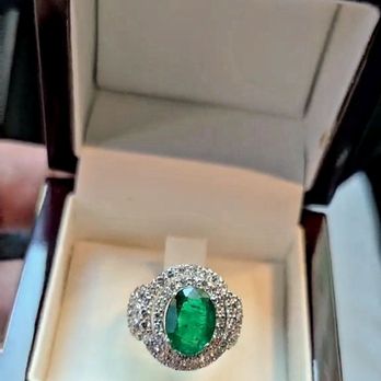 Asik Jewelry - Gorgeous emerald white gold ring with diamond detailing. - Jewelry Near Me - Los Angeles, California Asik Jewelry - Gorgeous emerald white gold ring with diamond detailing. - Jewelry Near Me - Los Angeles, California