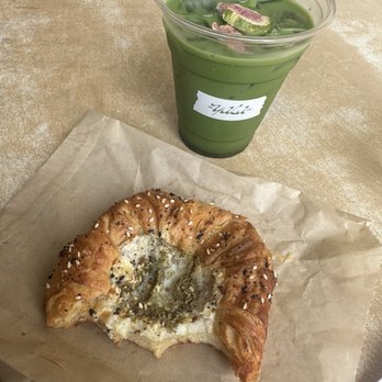 Yala Coffee - Vanilla fig matcha and zaatar danish - Coffee & Tea Near Me - Los Angeles, California Yala Coffee - Vanilla fig matcha and zaatar danish - Coffee & Tea Near Me - Los Angeles, California