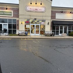 Pierce Street Bagel Cafe Deli & Grill - Outside
