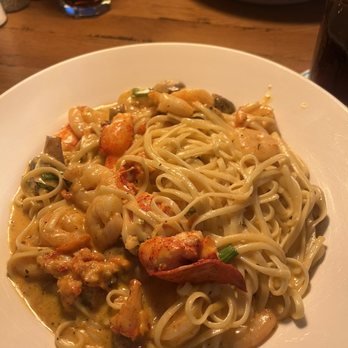 Bahama Breeze - Lobster and Shrimp Linguine - Latin American Near Me - Charleston, South Carolina Bahama Breeze - Lobster and Shrimp Linguine - Latin American Near Me - Charleston, South Carolina