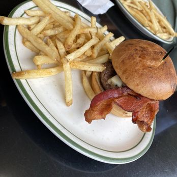 Gunther Toody's - Deluxe burger - Diners Near Me - Littleton, Colorado Gunther Toody's - Deluxe burger - Diners Near Me - Littleton, Colorado
