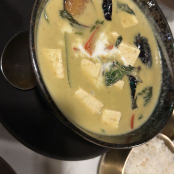 Amara Thai Cuisine - Green curry tofu medium spice - Thai Near Me - Woodland, California