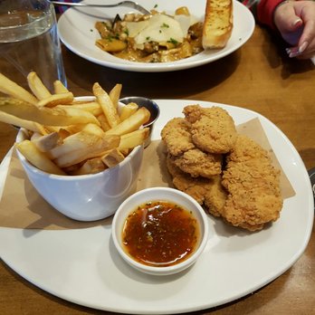 Moxies Square One Restaurant - Canadian (New) Near Me - Mississauga, Ontario Moxies Square One Restaurant - Canadian (New) Near Me - Mississauga, Ontario