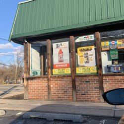 Steve's Food Store - Outside