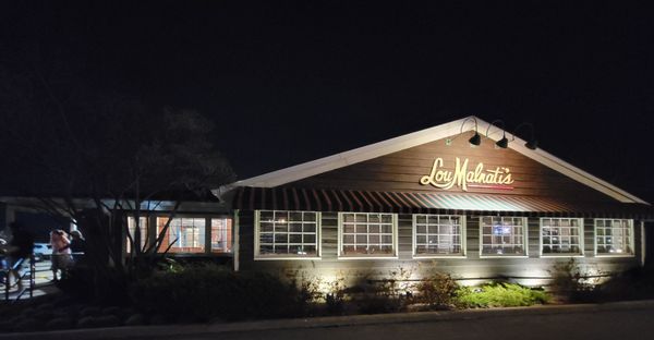 Lou Malnati's Pizzeria by null