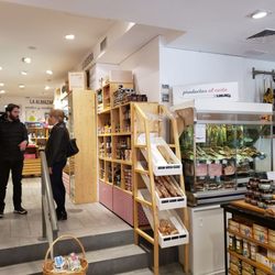 PesoNeto - Amazing selection of Spanish products! A gem of a locally owned store. Fernando was hugely helpful.
