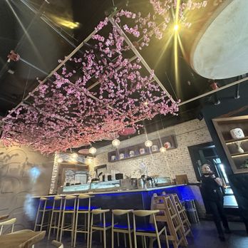 THE MADNESS - Updated January 2026 - 44 Photos & 17 Reviews - 139 W