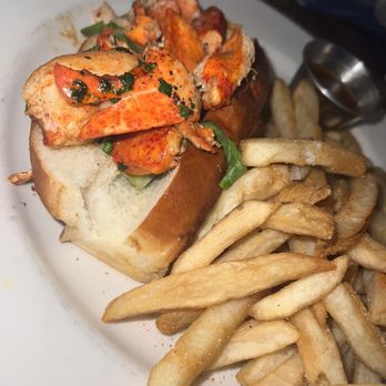Mama's on the Half Shell - Lobster Roll (Hot) - Bars Near Me - Baltimore, Maryland