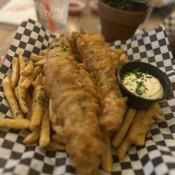 Side Yard Public House - Sports Bars Near Me - Escondido, California Side Yard Public House - Sports Bars Near Me - Escondido, California