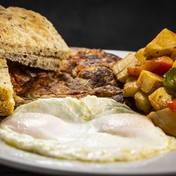 Hennessey's Tavern - Corned Beef Hash & Eggs - Irish Pub Near Me - Las Vegas, Nevada
