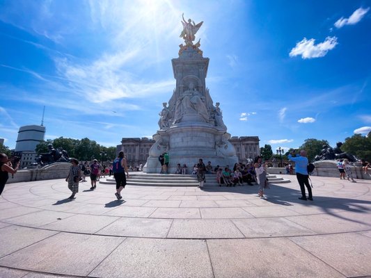Queen Victoria Memorial by null