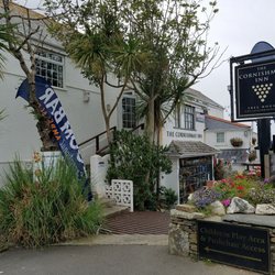Cornishman Inn - Outside