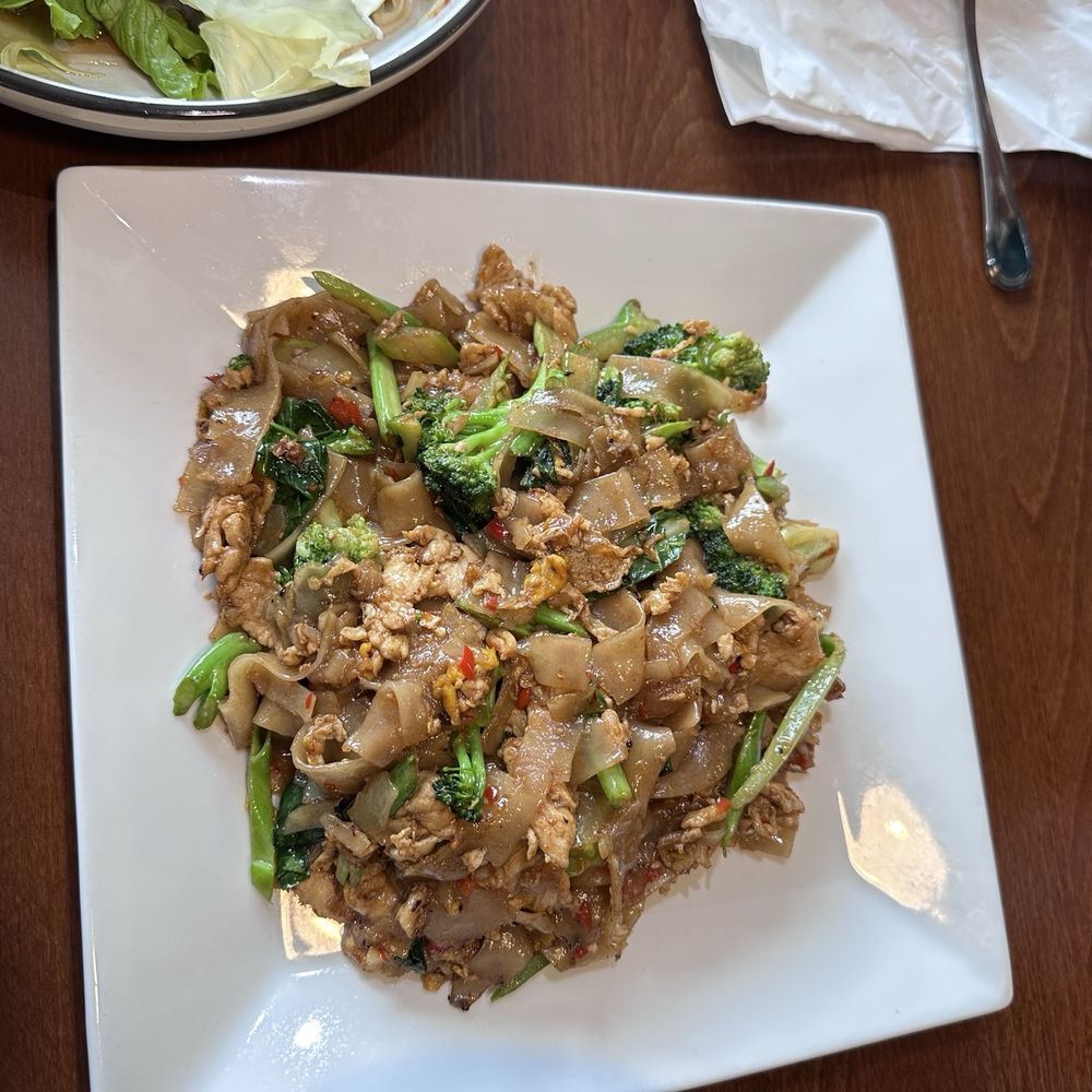 Pad See Ew (L)