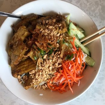 Rollz - Lemongrass Tofu Noodle Bowl - Vietnamese Near Me - Taylorsville, Utah