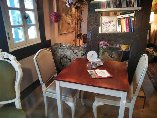 Daisys Tearoom and Garden by null