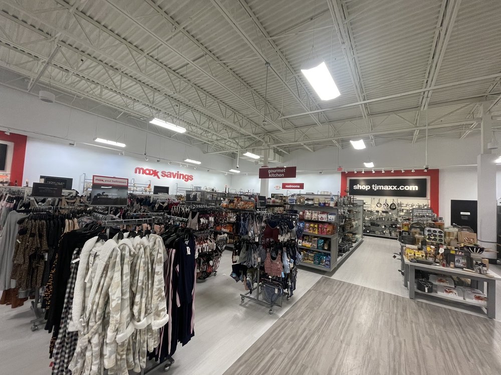 TJ MAXX Updated August 2024 11 Photos & 10 Reviews 9106 Shops Way