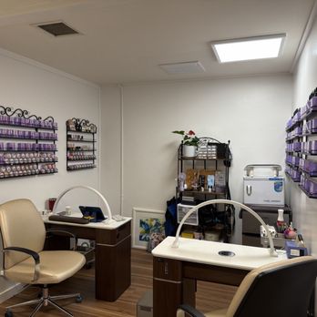 Lilly Wax Lounge & spa - Nice space for manicures! Great selection! - Waxing Near Me - Honolulu, Hawaii Lilly Wax Lounge & spa - Nice space for manicures! Great selection! - Waxing Near Me - Honolulu, Hawaii