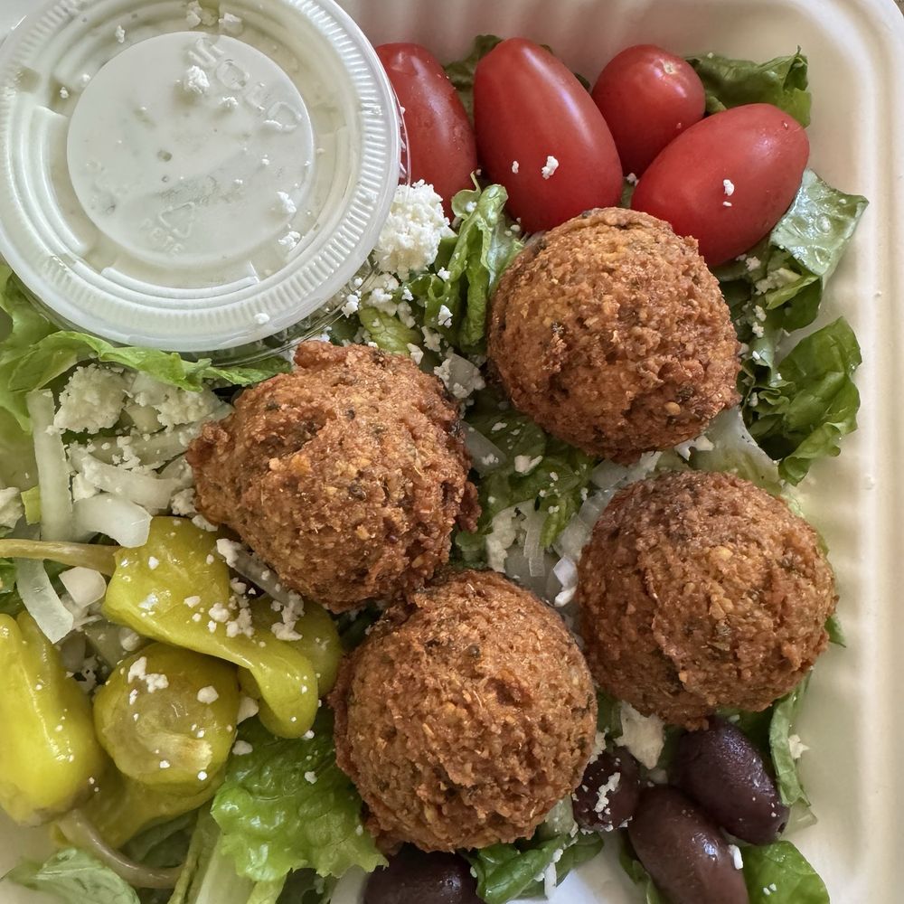 Albee's NY Gyros - Falafel salad - Mediterranean Near Me - Eugene, Oregon