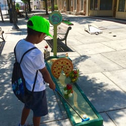 Downtown Huntsville - #HSVputtputt 2016. Hole 1 starts just outside Sam & Greg's on the northside of the square. 20160617