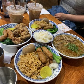 Hoja - Desserts Near Me - Markham, Ontario