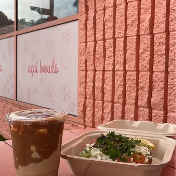 Whata Peach - Cookie Butter Latte (Iced) and Garden Toast - Juice Bars & Smoothies Near Me - Studio City, California Whata Peach - Cookie Butter Latte (Iced) and Garden Toast - Juice Bars & Smoothies Near Me - Studio City, California