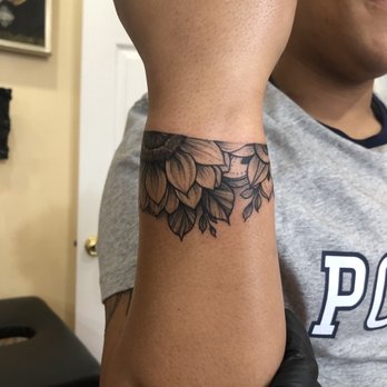 Loose Screw Tattoo - Tattoo Near Me - Richmond, Virginia