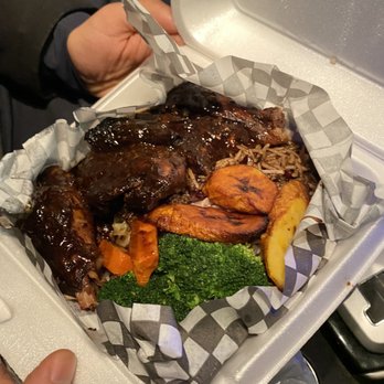 Chris Jerk Caribbean Bistro - Caribbean Near Me - Toronto, Ontario