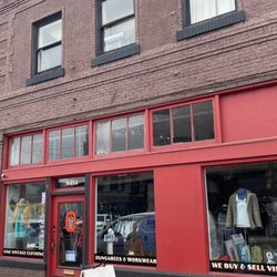 The Barn Owl Vintage Goods - Outside of store