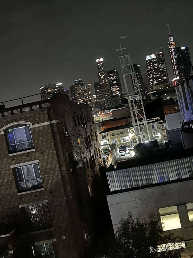 Holiday Inn Express & Suites Los Angeles Downtown West