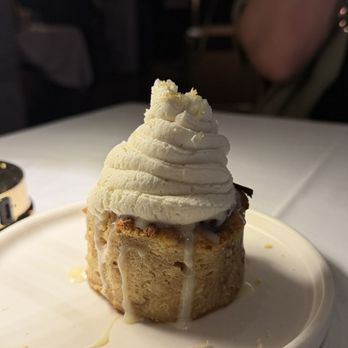 Linden - Bread pudding - New American Near Me - Los Angeles, California Linden - Bread pudding - New American Near Me - Los Angeles, California