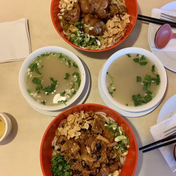 Cui Hua Gui Lin Noodle House - Pork Hock Lo Vermicelli and Lamb Lo Noodle - Chinese Near Me - Edmonton, Alberta Cui Hua Gui Lin Noodle House - Pork Hock Lo Vermicelli and Lamb Lo Noodle - Chinese Near Me - Edmonton, Alberta