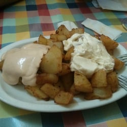 Knacker's Frankfurt - Las famosas bravas, muy recomendables !